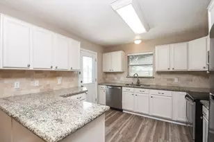 16902 Berry Rd, Pearland, TX 77584 - Photo 5