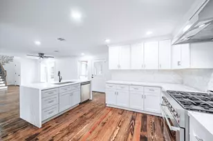 10038 Westview Dr, Houston, TX 77055 - Photo 15