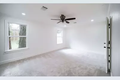 10038 Westview Drive, Houston, TX 77055 - Photo 17