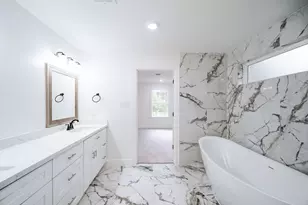 10038 Westview Dr, Houston, TX 77055 - Photo 23