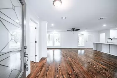 10038 Westview Drive, Houston, TX 77055 - Photo 5