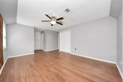 10710 Moorcreek Drive, Houston, TX 77070 - Photo 7