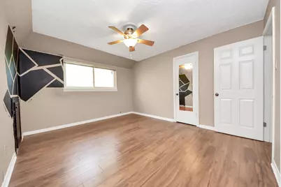 10710 Moorcreek Drive, Houston, TX 77070 - Photo 11