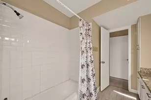 408 N Post Oak Ln, Houston, TX 77024 - Photo 33