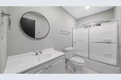 5242 Greylog Drive, Houston, TX 77048 - Photo 15