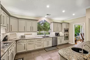 34 Highbush Ct, The Woodlands, TX 77381 - Photo 13