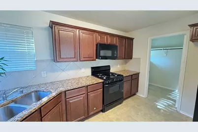 914 Crestmont Trail Drive, Missouri City, TX 77489 - Photo 7