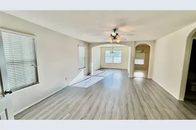 914 Crestmont Trail Drive, Missouri City, TX 77489 - Photo 5