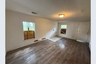 215 S Avenue D, Freeport, TX 77541 - Photo 5