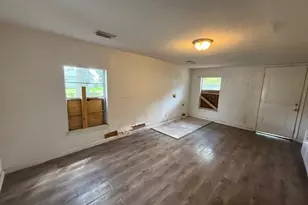 215 S Avenue D, Freeport, TX 77541 - Photo 5