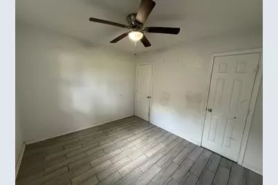 215 S Avenue D, Freeport, TX 77541 - Photo 15