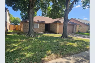 10913 Mulberry Court, La Porte, TX 77571 - Photo 1