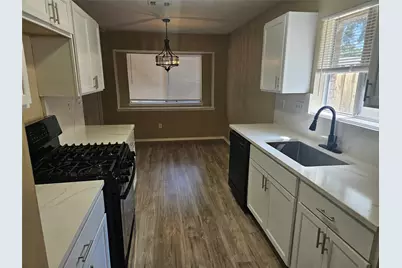 10913 Mulberry Court, La Porte, TX 77571 - Photo 5