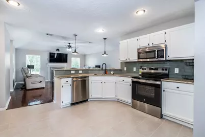 198 Oak Hollow Boulevard, Magnolia, TX 77355 - Photo 11