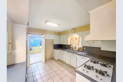 7906 Del Rey Lane, Houston, TX 77071 - Photo 9