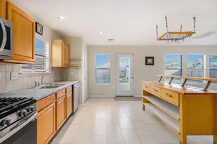 7902 Swan Ln, Baytown, TX 77523 - Photo 9