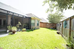 17 Red Oak Ct, Lake Jackson, TX 77566 - Photo 25