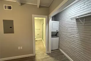 219 Marshall St, Houston, TX 77006 - Photo 9