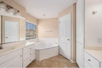 2710 Grants Lake Boulevard #E3, Sugar Land, TX 77479 - Photo 19