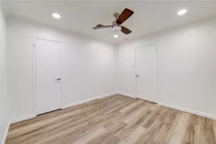 10322 Lynbrook Hollow St, Houston, TX 77042 - Photo 31