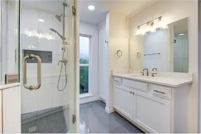 10322 Lynbrook Hollow Street, Houston, TX 77042 - Photo 23