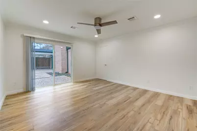 10322 Lynbrook Hollow Street, Houston, TX 77042 - Photo 17