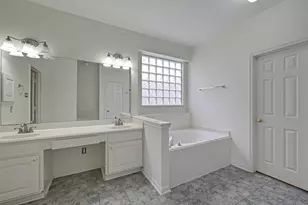 8846 Gas Light Village Dr, Houston, TX 77095 - Photo 37