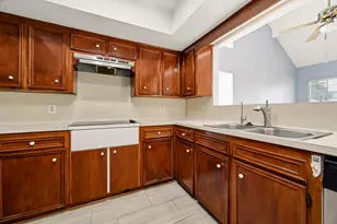 10918 Village Bend Ln, Houston, TX 77072 - Photo 13