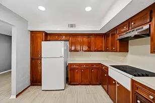 10918 Village Bend Ln, Houston, TX 77072 - Photo 9
