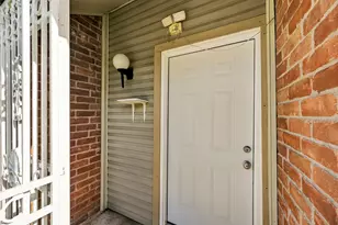 10918 Village Bend Ln, Houston, TX 77072 - Photo 3