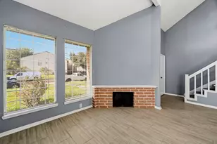 10918 Village Bend Ln, Houston, TX 77072 - Photo 5