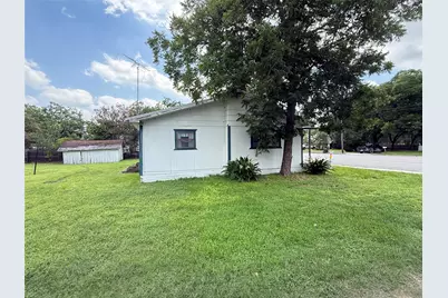 603 E North Main Street, Flatonia, TX 78941 - Photo 9