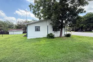 603 E North Main St, Flatonia, TX 78941 - Photo 9