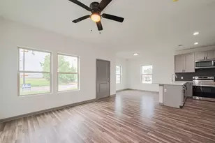 1101 Johnson St, Baytown, TX 77520 - Photo 7