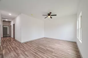 1101 Johnson St, Baytown, TX 77520 - Photo 9