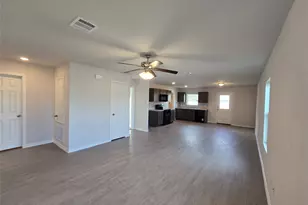 1204 Daniel St, Baytown, TX 77520 - Photo 3