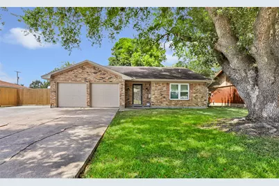 1708 17th Avenue N, Texas City, TX 77590 - Photo 1
