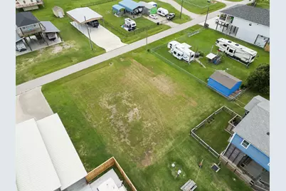 940 Sandollar, Crystal Beach, TX 77650 - Photo 9