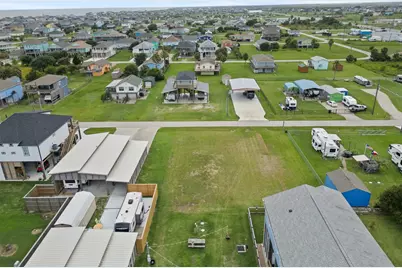 940 Sandollar, Crystal Beach, TX 77650 - Photo 7