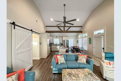 911 S Tinkle Lane, Crystal Beach, TX 77650 - Photo 11