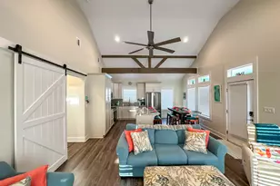 911 S Tinkle Ln, Crystal Beach, TX 77650 - Photo 11