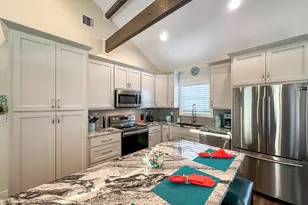 911 S Tinkle Ln, Crystal Beach, TX 77650 - Photo 23