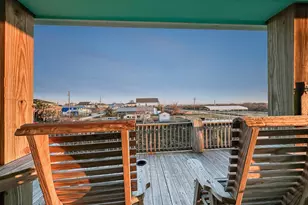 911 S Tinkle Ln, Crystal Beach, TX 77650 - Photo 5