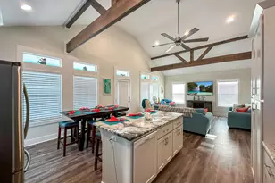 911 S Tinkle Ln, Crystal Beach, TX 77650 - Photo 9