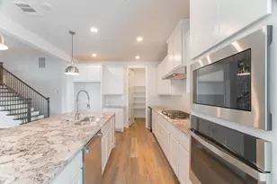 11 Mariposa Woods Dr, Tomball, TX 77375 - Photo 11