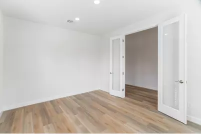 11 Mariposa Woods Drive, Tomball, TX 77375 - Photo 7