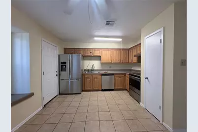 12859 Clarewood Drive, Houston, TX 77072 - Photo 9