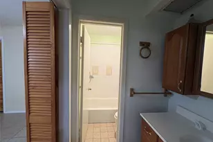 12859 Clarewood Dr, Houston, TX 77072 - Photo 17