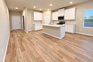 10012 Deussen Ln, Texas City, TX 77591 - Photo 9