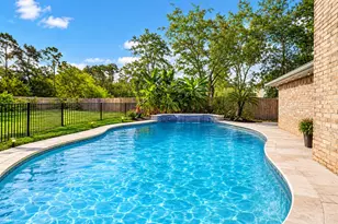 412 Westwood Dr, Friendswood, TX 77546 - Photo 1